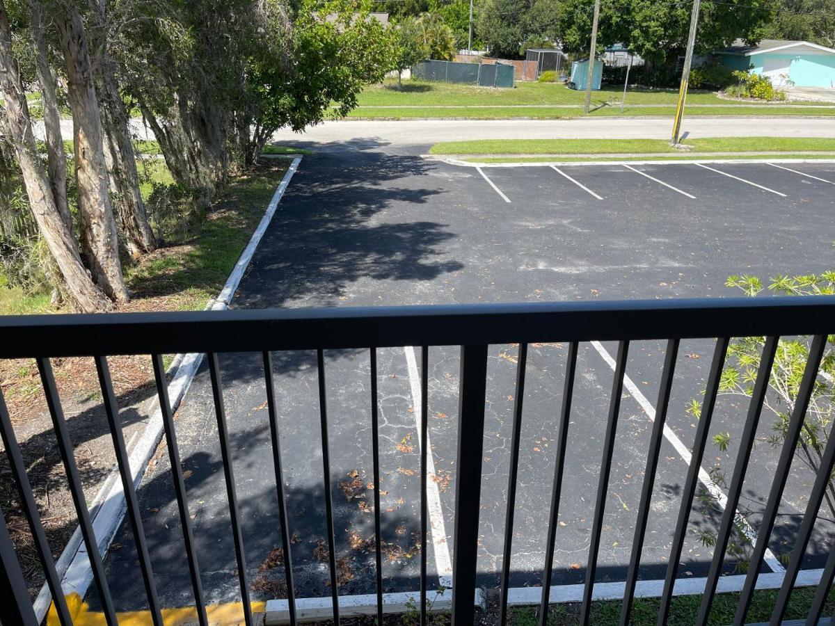Remodeled, Huge Pool, Tiki Bar&Grill, Quiet Room South Bradenton Exterior foto
